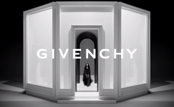 Givency parfum . Dahlia Noir